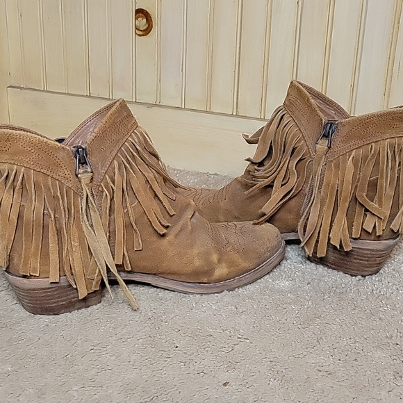 Booties - Picture 4 of 7